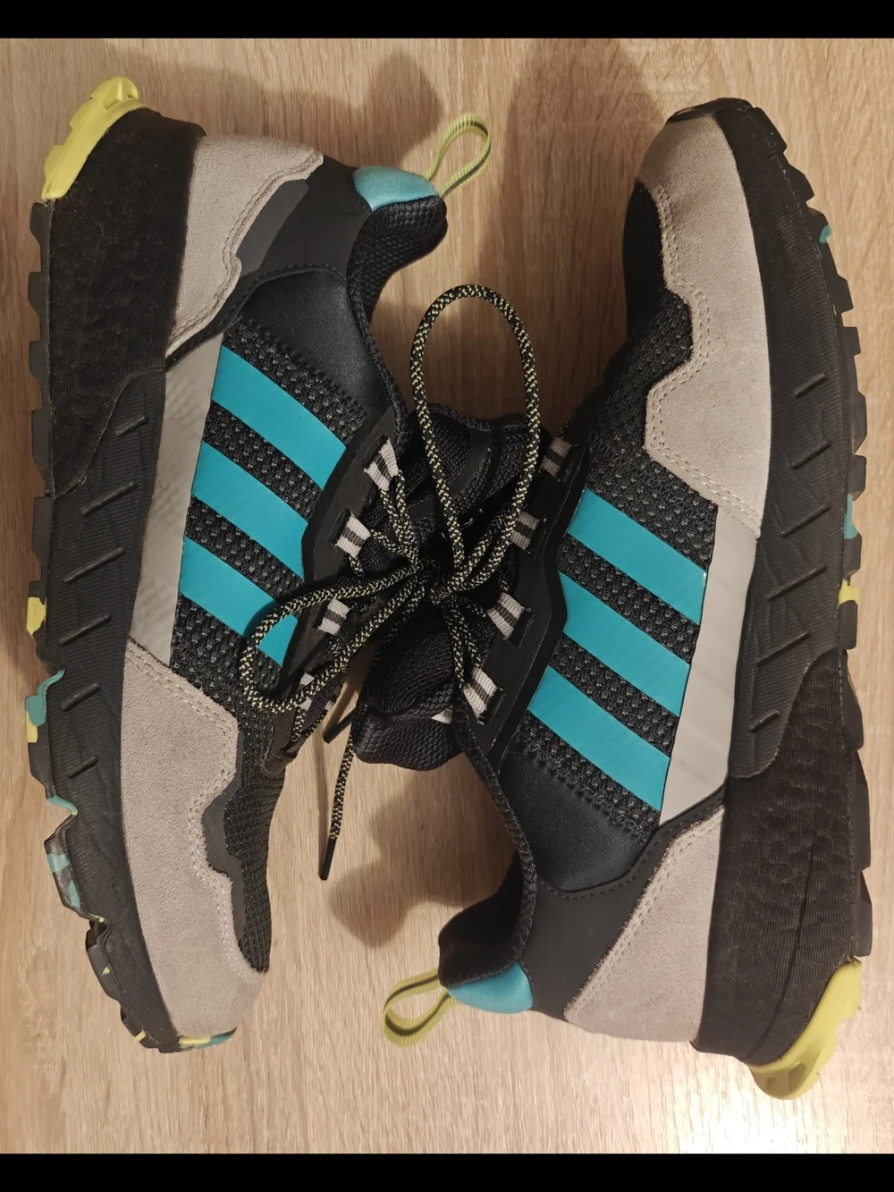 adidas low top